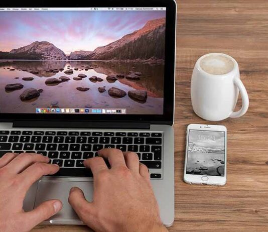 FCC chair accuses Verizon of throttling unlimited data to boost profits